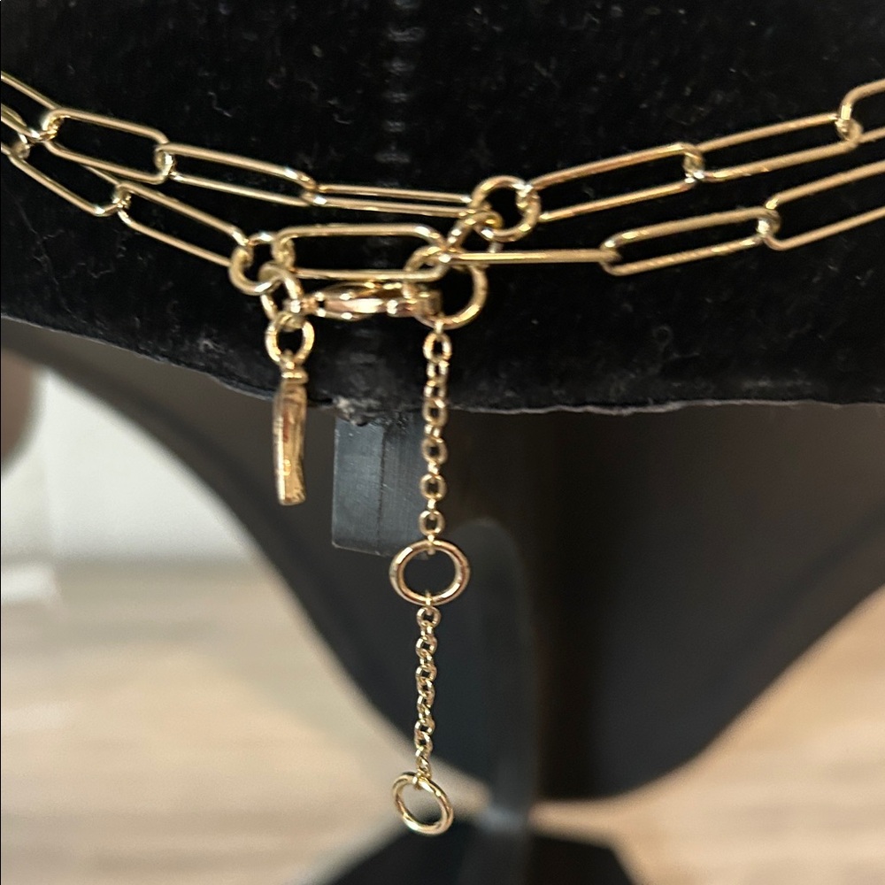 Gold Layered Necklace with Gold Pendants NEW - Picture 5 of 6